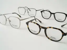 Ceny oprawek okularowych: Jak wybrać mądrze i nie przepłacić?