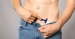 Czym golić miejsca intymne męskie, aby uniknąć podrażnień?