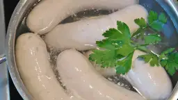 Jakie przyprawy do białej kiełbasy? Odkryj sekrety smaku!