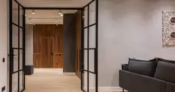  Pomysły na wykończenie ścian w przedpokoju | Idealne rozwiązania i inspiracje