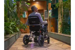 Ile kosztuje wózek inwalidzki? Poznaj ceny i max. dofinansowanie!