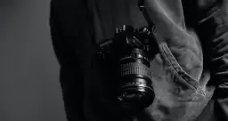 Ile kosztuje godzina fotografa? Stawki netto 2024 + czynniki cenowe