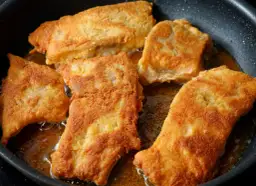 Jak usmażyć rybę ze skórą? Chrupiąca skórka, soczyste mięso!