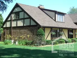 Rolnik: Dom na działce rolnej bez odrolnienia? Warunki i procedura