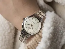 Orient damski: Zegarek z duszą? Wybierz idealny model dla siebie!