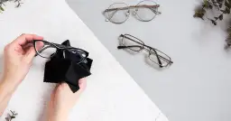 Jak czyścić okulary fotochromy, aby uniknąć zarysowań i uszkodzeń