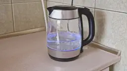 Czajnik elektryczny: 13 groszy za wodę? Odkryj prawdę o kosztach