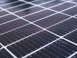 Jak wybrać piec CO do fotowoltaiki, aby zaoszczędzić na kosztach?