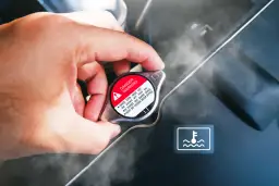 Kontrolka chłodnicy co oznacza? Sprawdź, co może być nie tak