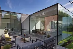 Jakie kolory drzwi tarasowych będą pasować do nowoczesnej elewacji?