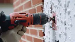 Czym powinno się kołkować styropian?