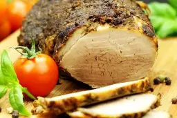 Ile kalorii ma szynka: szczegółowa tabela kaloryczności różnych rodzajów