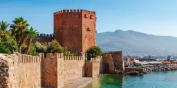 Alanya: Twój przewodnik po zabytkach, plażach i rodzinnych atrakcjach