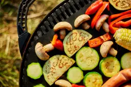 Jak grillować w domu: proste metody i zdrowe przepisy bez dymu