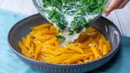 Prosty przepis na makaron penne ze szpinakiem – smaczny i szybki obiad dla każdego