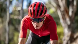 Analiza Kasku Protone: Czy warto zainwestować w ten model?