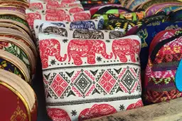 Indie: Co kupić? Przewodnik po skarbach, targowaniu i pamiątkach