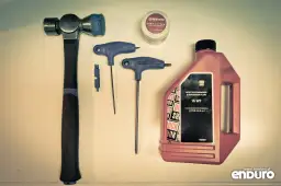 Serwis amortyzatora rowerowego: Zrób to sam, krok po kroku!