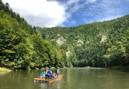 Przewodnik po Czorsztynie: Odkryj najlepsze atrakcje i widoki!