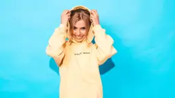 Jak usunąć nadruk z bluzy? Skuteczne metody krok po kroku