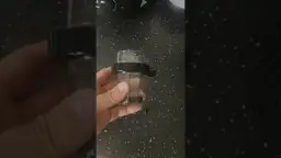 Jak otworzyć butelkę z zabezpieczeniem – proste sposoby na trudności