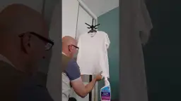 Jak wyprasować ubranie bez żelazka? Skuteczne metody na zagniecenia