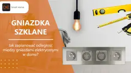 Planowanie rozstawu puszek elektrycznych w domu. Miarka i poziomica pomogą w precyzyjnym montażu gniazdek.