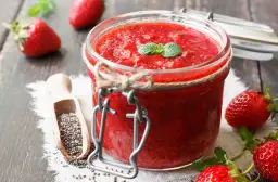 Jak zrobić najlepszy domowy dżem z truskawek z pektyną: przepis krok po kroku