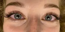 Przedłużanie rzęs 1:1: Ile naprawdę kosztuje i jak nie przepłacić?