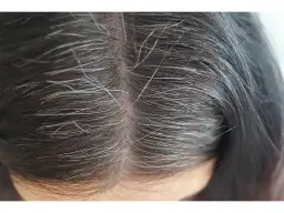 Jak często farbować siwe odrosty, aby uniknąć nieestetycznego wyglądu?