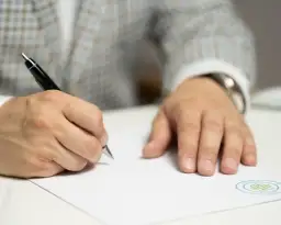 Jak zostać deweloperem bez pieniędzy i uniknąć finansowych pułapek