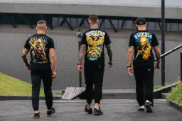 Bluza Octagon "Tyle szans ile odwagi": Przewodnik i manifest siły