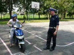 Czy karta rowerowa uprawnia do jazdy motorowerem? Sprawdź prawdę