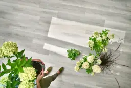 Czy panele winylowe się rysują? Odkryj, jak uniknąć zarysowań