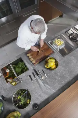 Z czego zrobić blat kuchenny? 7 materiałów - wady i zalety