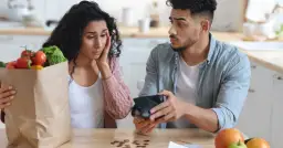 Po jakim czasie komornik zajmie konto: ważne terminy i procedury