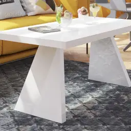 Jak pomalować meble na wysoki połysk i uniknąć zniszczeń?