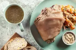 Ile gotować golonki, aby była idealnie miękka i soczysta?