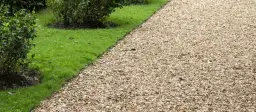 Jaki żwir na ścieżkę? Odkryj najlepsze materiały do ogrodu