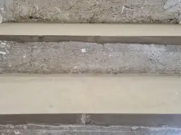 Jak wyrównać betonowe schody i uniknąć kosztownych błędów