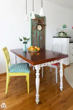 Jak odnowić stół drewniany krok po kroku – proste sposoby na trwałe efekty