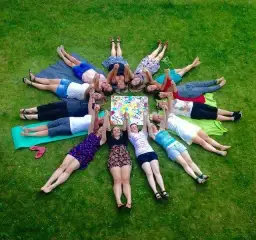 Klanza zabawy integracyjne: skuteczne pomysły na integrację grup i warsztaty