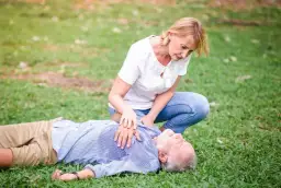 Niebezpieczne objawy utraty przytomności: Ratuj życie, zanim będzie za późno