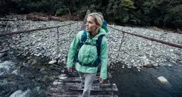 Jaką kurtkę przeciwdeszczową w góry wybrać, aby nie zmarznąć?