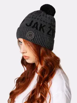 Jak samodzielnie zrobić modną damską czapkę zimową – prosty poradnik krok po kroku