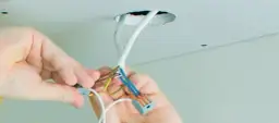 Ile za montaż lampy? Sprawdź ceny i uniknij niepotrzebnych kosztów