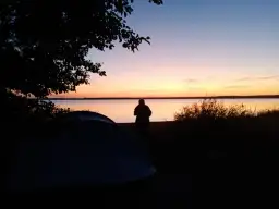 Gdzie na biwak z dzieckiem? Najlepsze i bezpieczne miejsca w Polsce