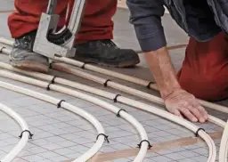 Jak działa ogrzewanie podłogowe? Odkryj tajemnice efektywności i oszczędności