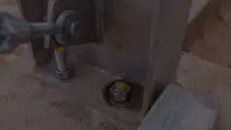 Kotwy do hal namiotowych: Jak zapewnić stabilność w trudnych warunkach