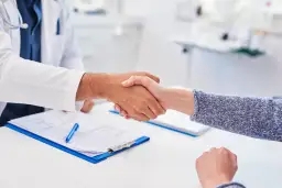 Jakie badania medycyny pracy są kluczowe dla zdrowia pracowników?